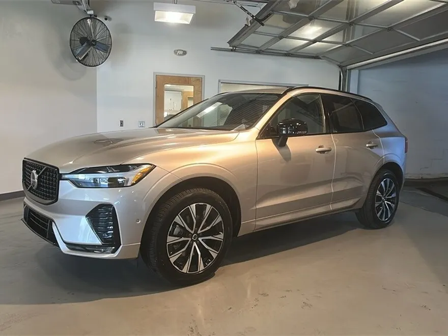 2025 Volvo XC60 B5 Plus photo 1