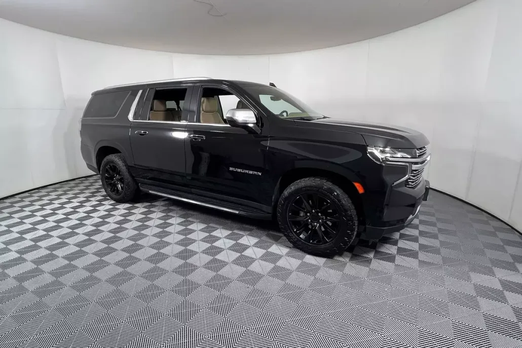 2023 Chevrolet Suburban Premier photo 1