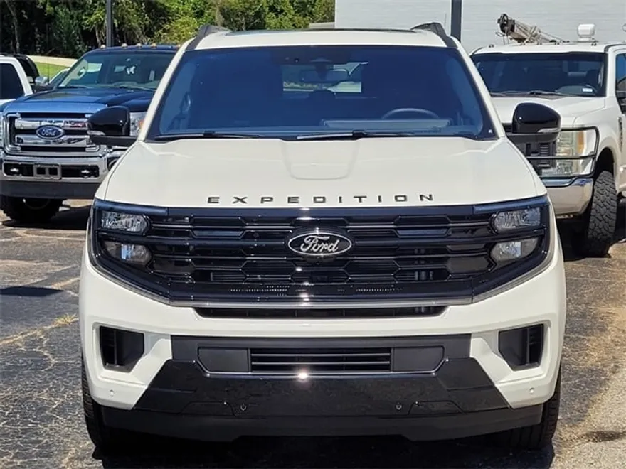 2025 Ford Expedition MAX Platinum photo 1