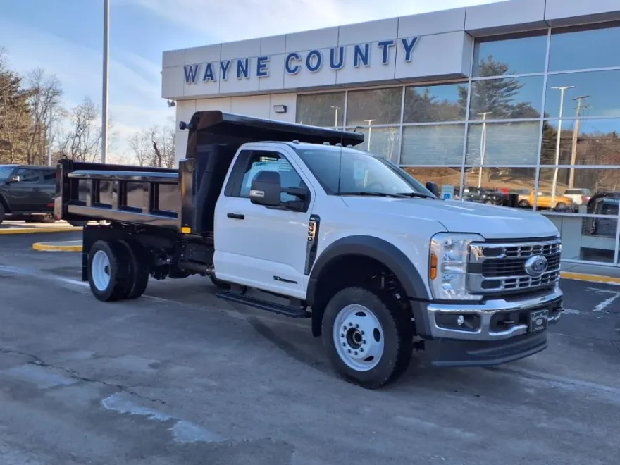 2024 Ford F-550 photo 1