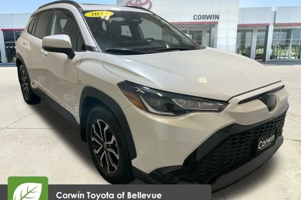 2024 Toyota Corolla Cross Hybrid SE photo 1