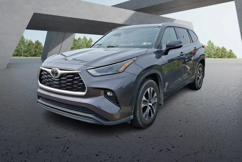 2022 Toyota Highlander XLE Sport photo 1