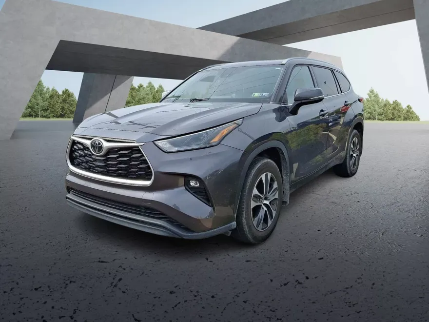 2022 Toyota Highlander XLE Sport photo 1