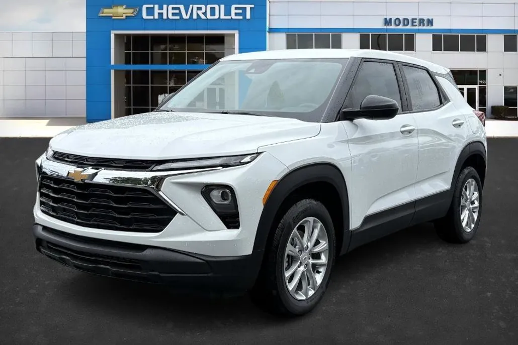 2025 Chevrolet Trailblazer LS photo 1