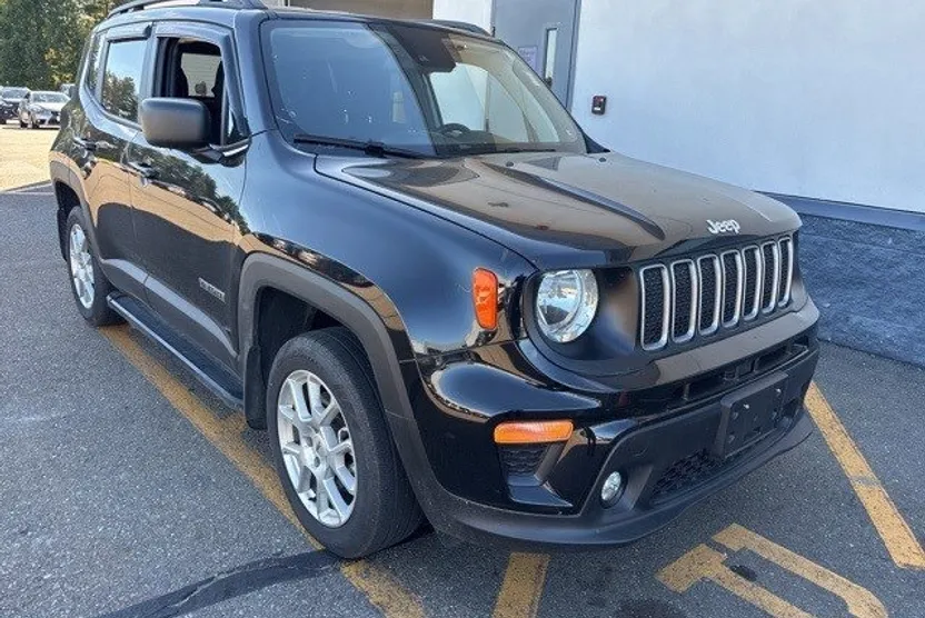 2022 Jeep Renegade Latitude photo 1