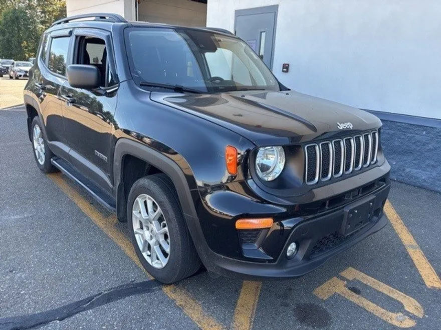 2022 Jeep Renegade Latitude photo 1