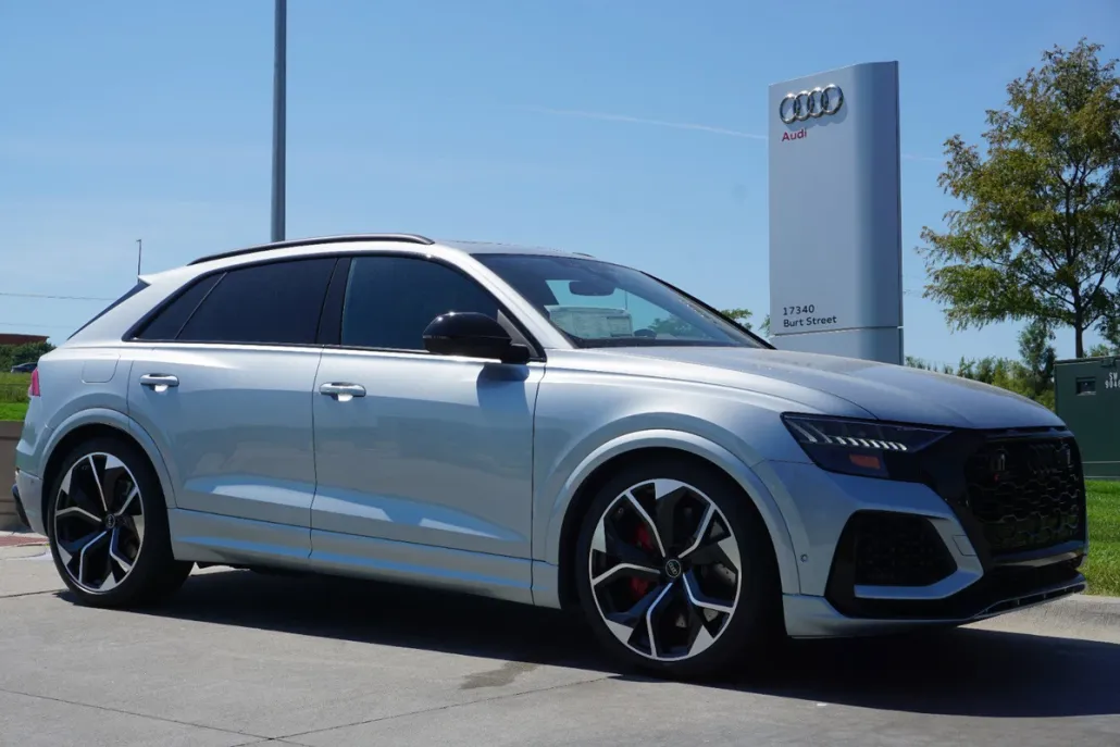2024 Audi RS Q8 photo 1