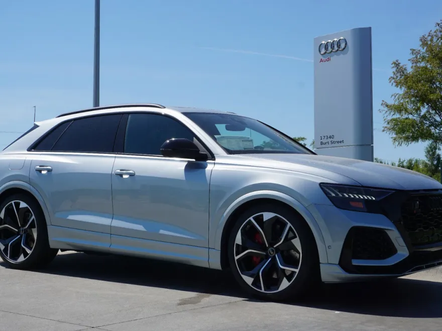 2024 Audi RS Q8 photo 1