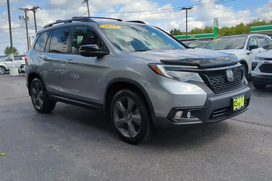 2019 Honda Passport Touring photo 1