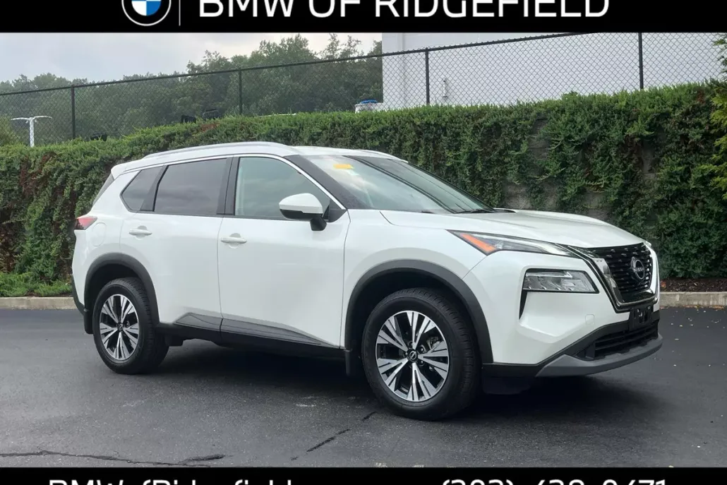 2022 Nissan Rogue SV photo 1