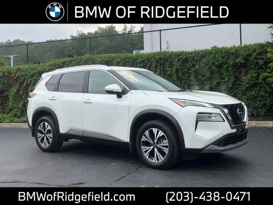 2022 Nissan Rogue SV photo 1