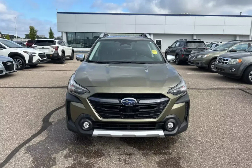 2023 Subaru Outback Touring XT photo 1