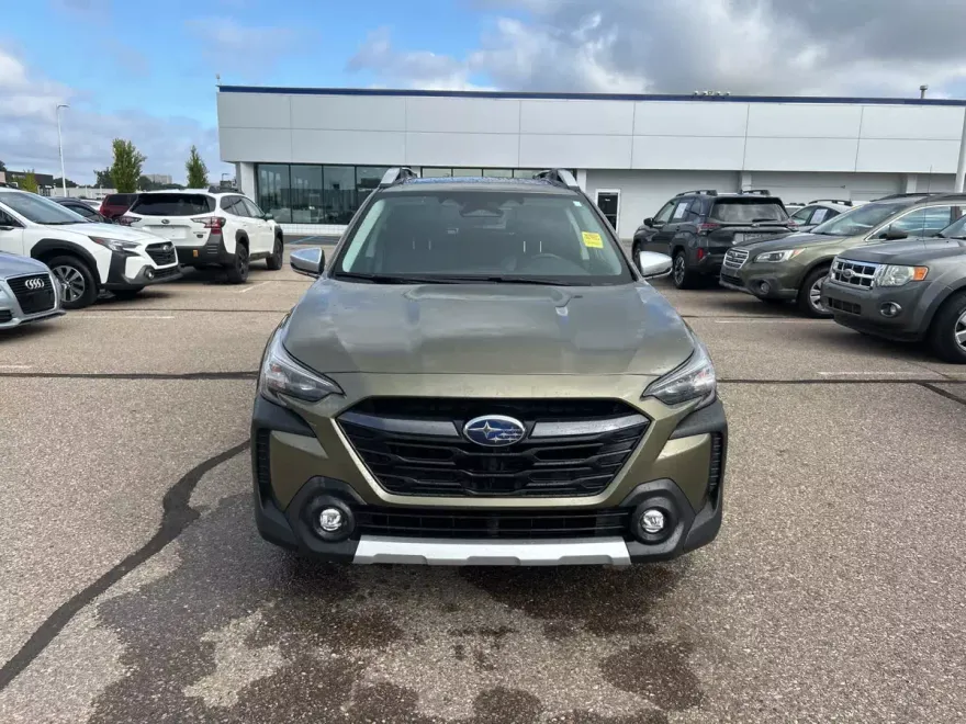 2023 Subaru Outback Touring XT photo 1