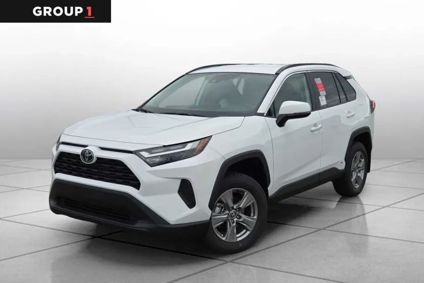 2025 Toyota RAV4 Hybrid XLE photo 1