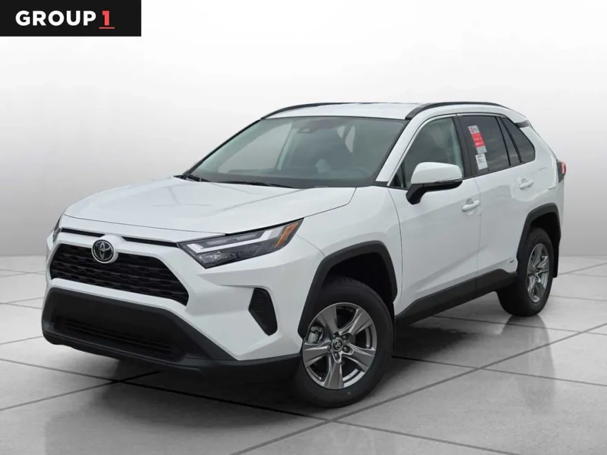 2025 Toyota RAV4 Hybrid XLE photo 1