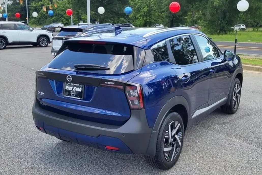 2025 Nissan Kicks SV photo 1