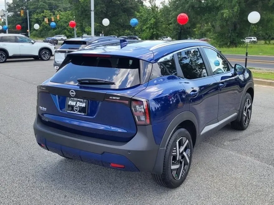 2025 Nissan Kicks SV photo 1