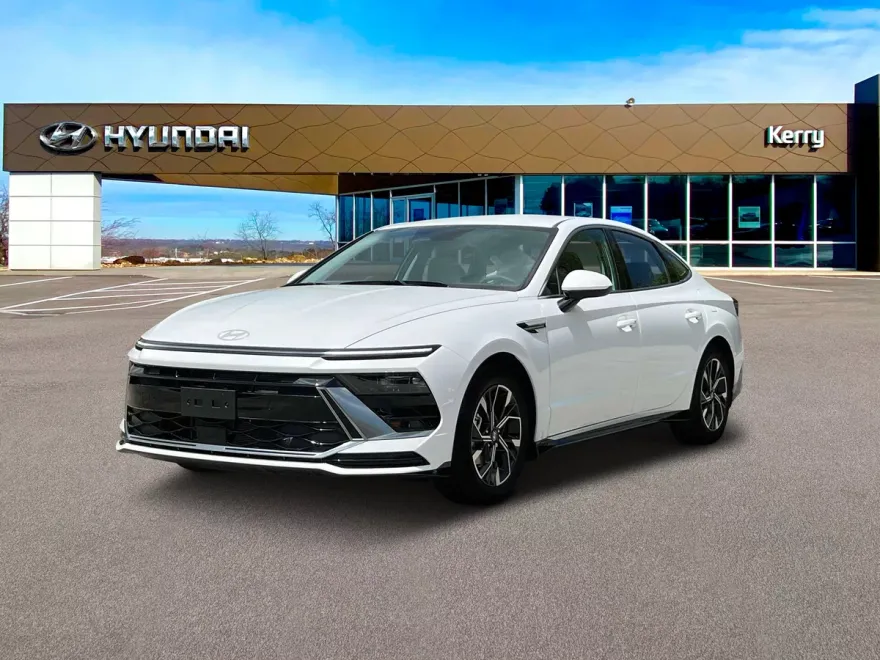 2025 Hyundai Sonata SEL photo 1