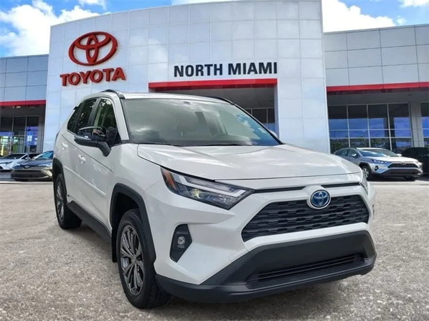 2022 Toyota RAV4 XLE Premium photo 1