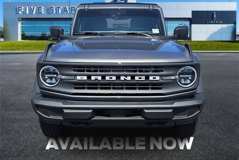 2025 Ford Bronco Base photo 1