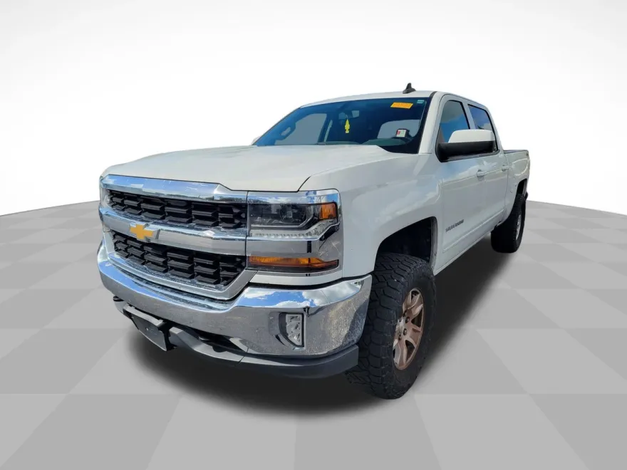 2017 Chevrolet Silverado 1500 LT photo 1
