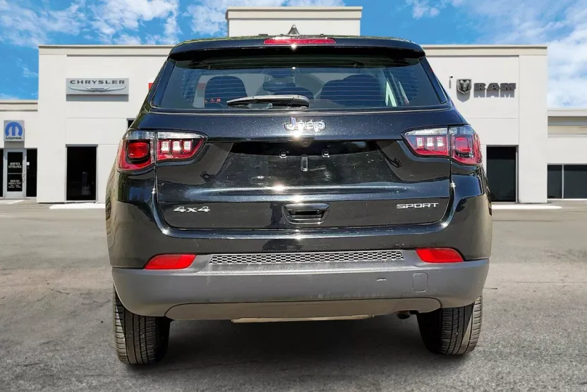 2021 Jeep Compass Sport photo 1