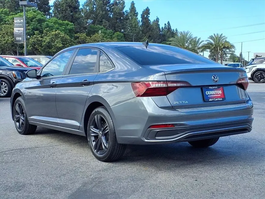 2023 Volkswagen Jetta 1.5T SE photo 1