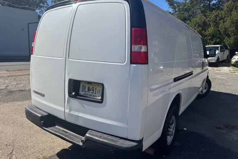 2017 Chevrolet Express 2500 Cargo Van photo 1