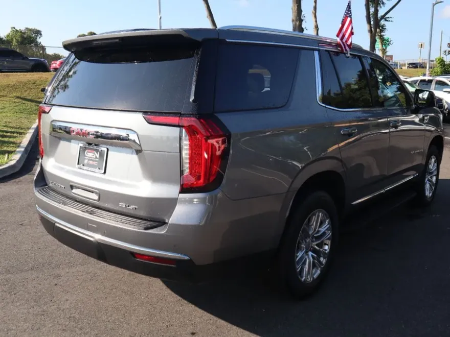 2022 Gmc Yukon SLT photo 1