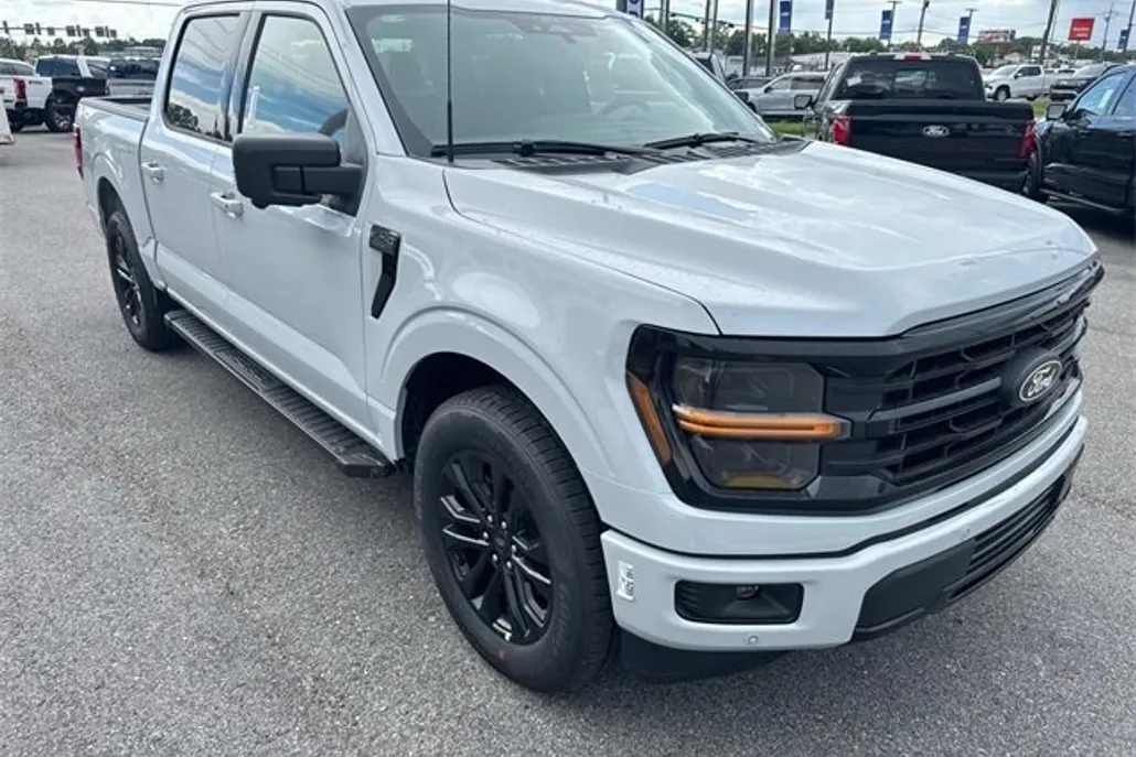 2025 Ford F-150 XLT photo 1