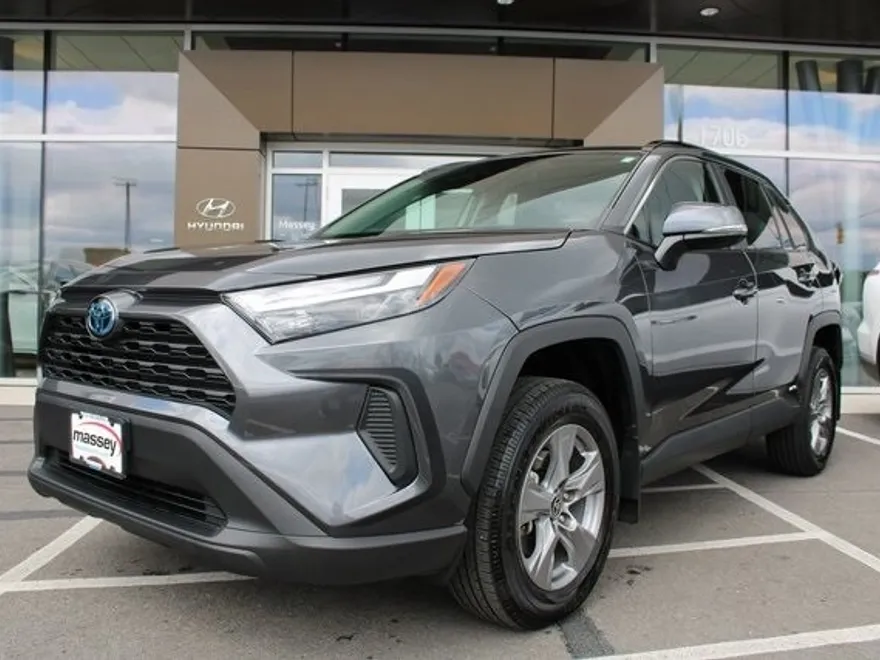 2024 Toyota RAV4 Hybrid LE photo 1