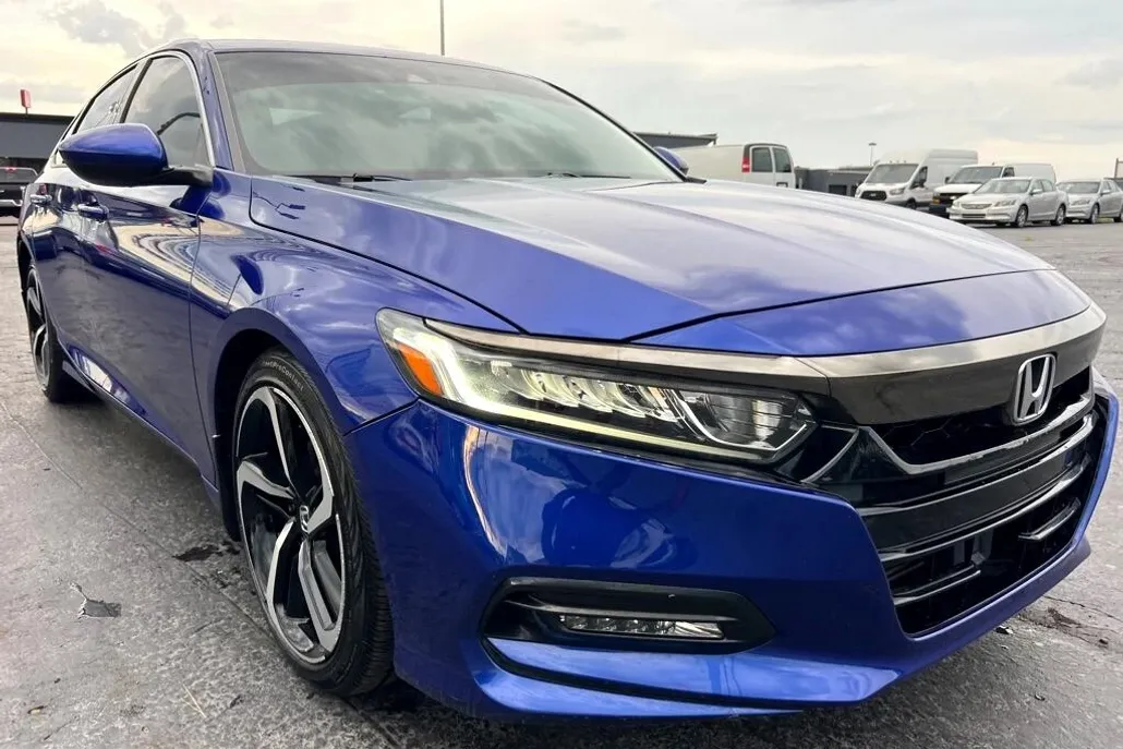 2018 Honda Accord Sport photo 1