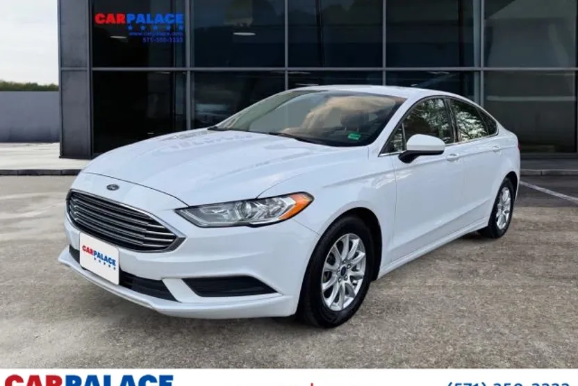 2017 Ford Fusion S photo 1