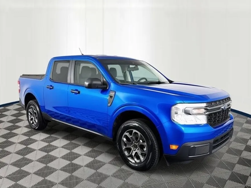 2022 Ford Maverick XLT photo 1