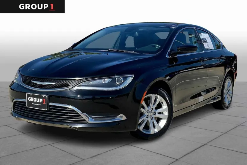 2016 Chrysler 200 Limited photo 1