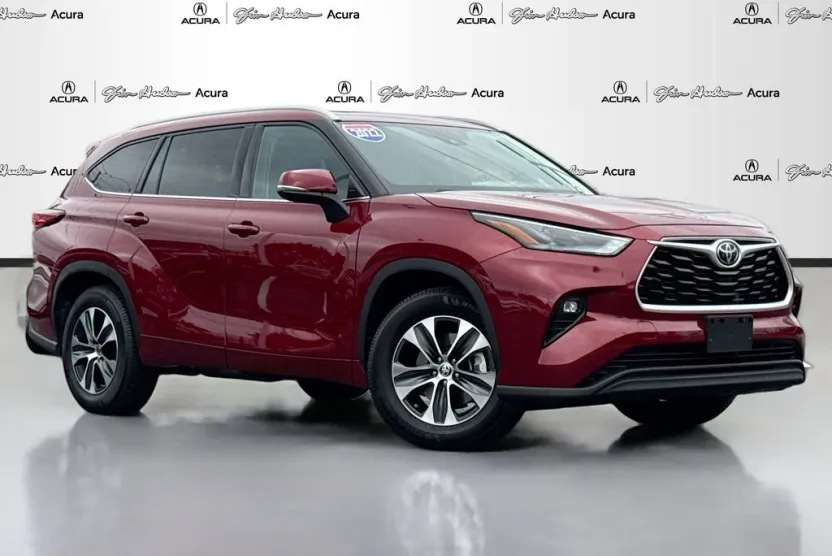 2022 Toyota Highlander XLE photo 1