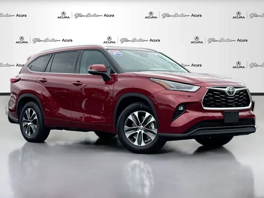 2022 Toyota Highlander XLE photo 1