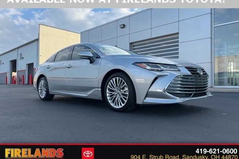 2020 Toyota Avalon Hybrid Limited photo 1
