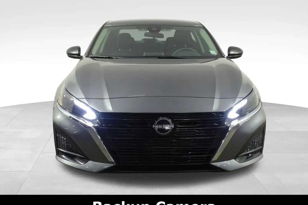 2024 Nissan Altima 2.5 SV photo 1