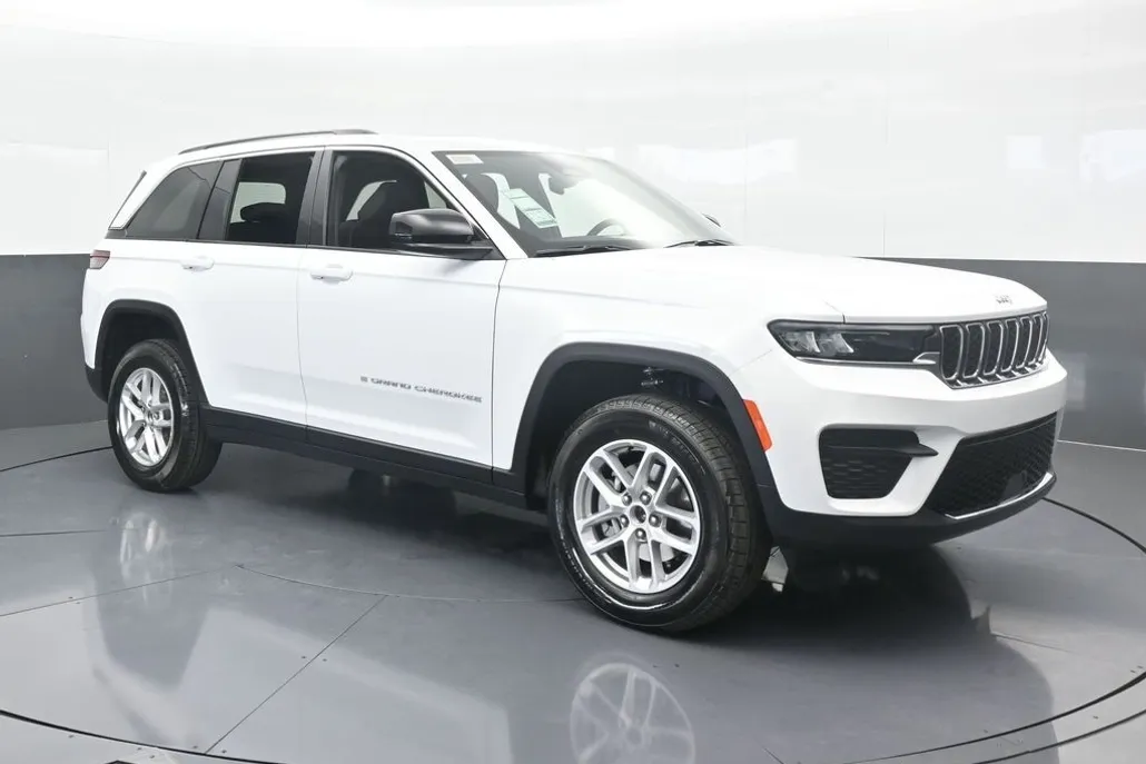 2025 Jeep Grand Cherokee Laredo X photo 1