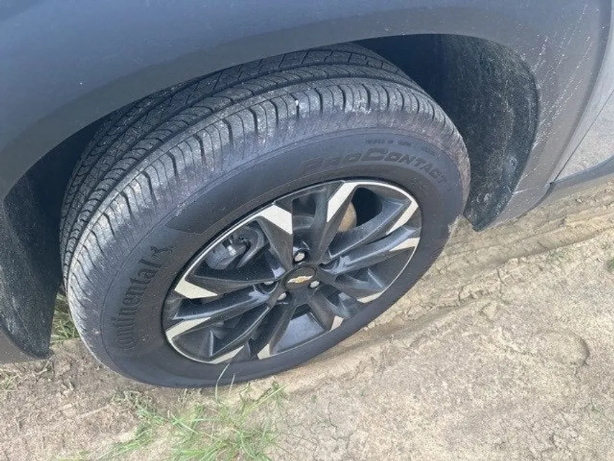 2023 Chevrolet Trailblazer LT photo 1