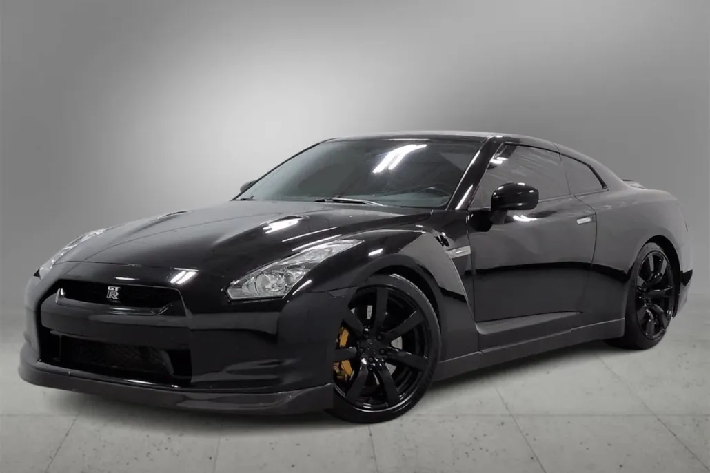 2010 Nissan GT-R Premium photo 1