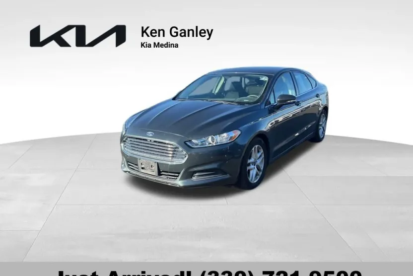 2015 Ford Fusion SE photo 1