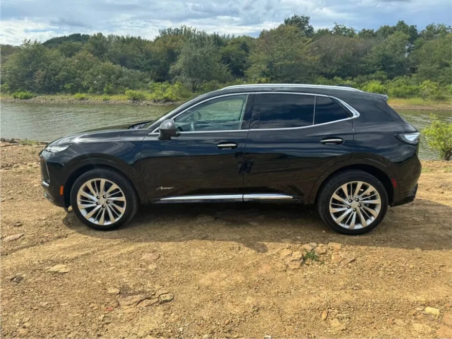 2025 Buick Envision Avenir photo 1