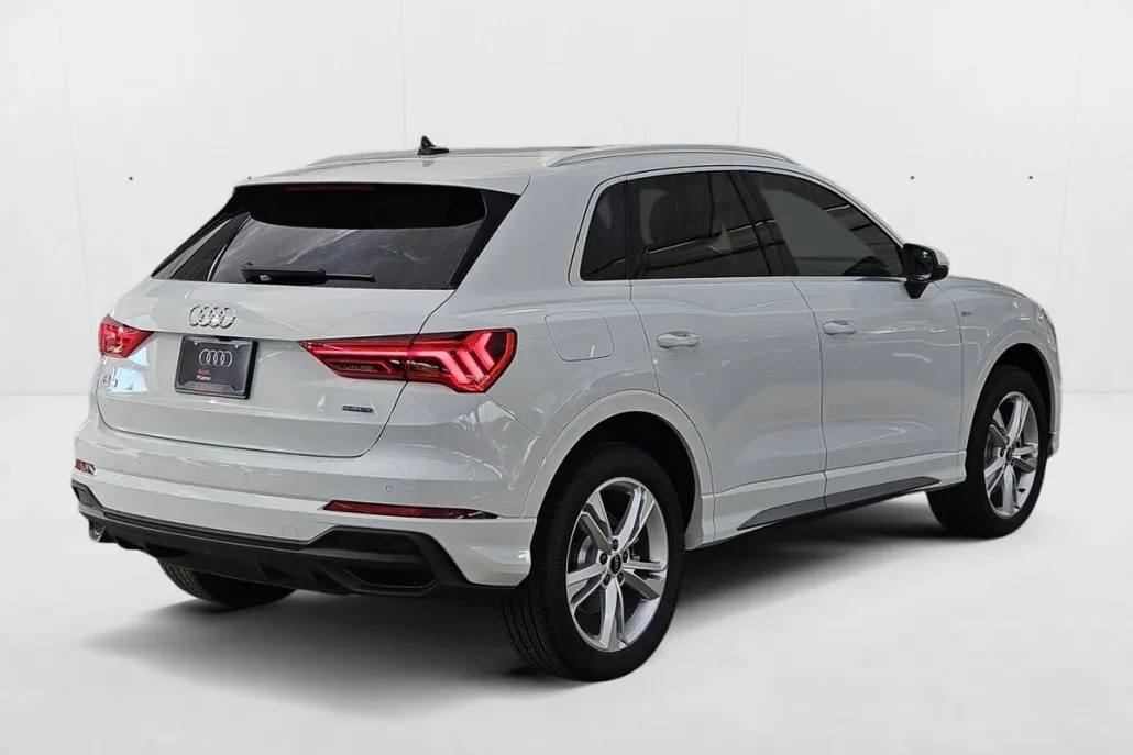 2024 Audi Q3 S line Premium Plus photo 1
