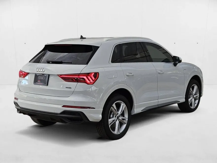 2024 Audi Q3 S line Premium Plus photo 1