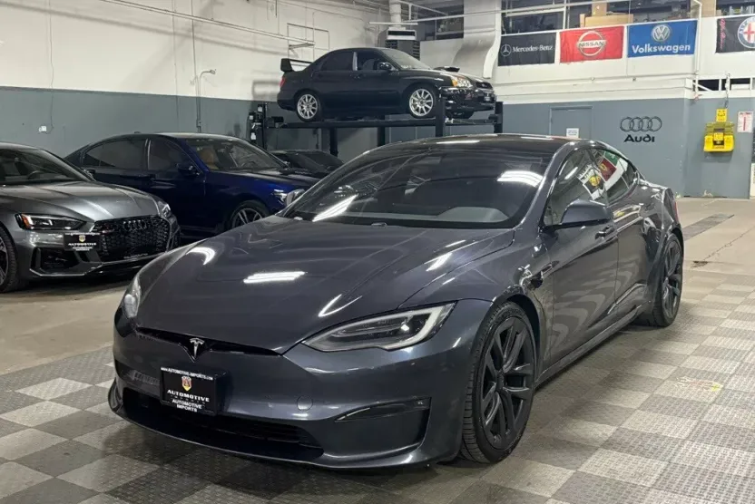 2021 Tesla Model S Plaid photo 1