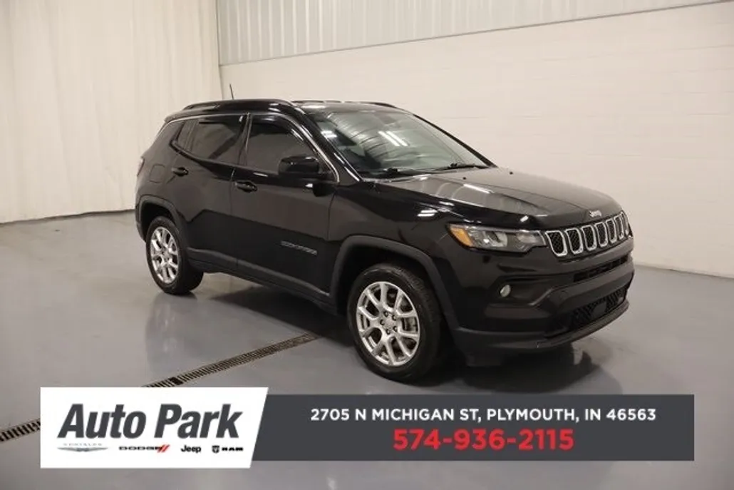 2023 Jeep Compass Latitude Lux photo 1