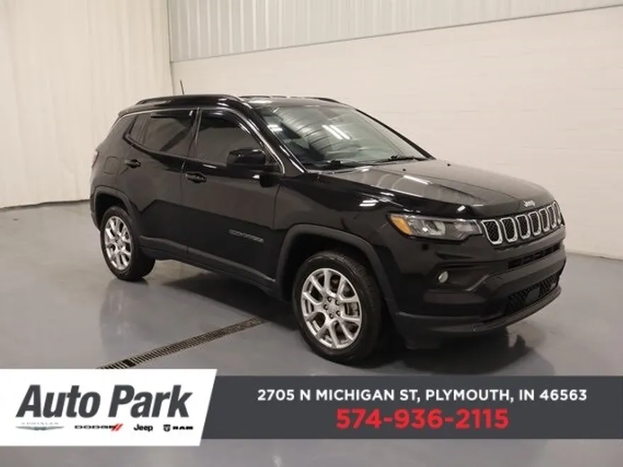 2023 Jeep Compass Latitude Lux photo 1