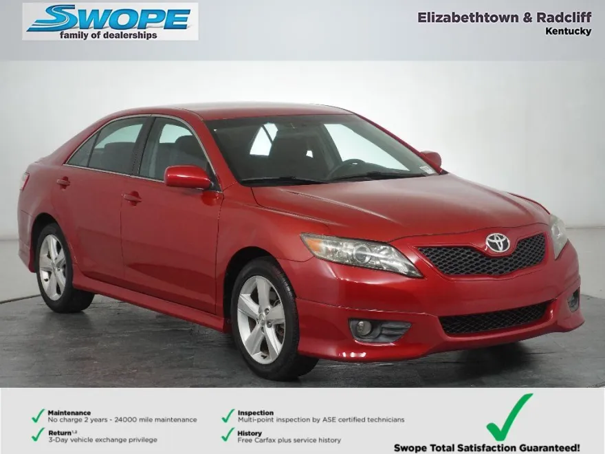 2011 Toyota Camry SE photo 1